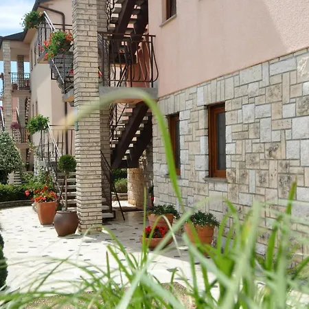 Apartment Lory *